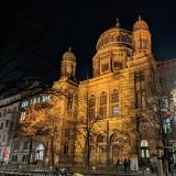 Restaurierte Synagoge mit markanter goldener Kuppel