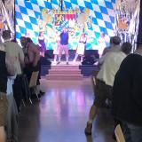 Ein Prosit, ein Prosit der Gemütlichkeit!