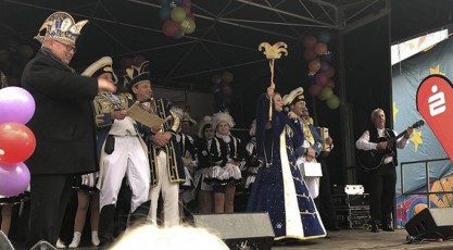 karneval-bottrop-2020-altweiber-prinzenwiegen-stadtprinzenpaar