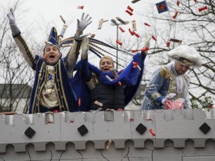 karneval-bottrop-2020-rosenmontag-umzug9-stadtprinzenpaar